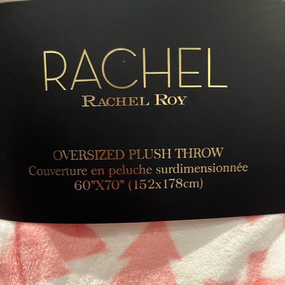 Pretty in Pink Christmas Tree Oversized Plush Throw- NWT - Picture 2 of 3